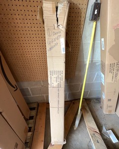 lot 195 image: Green Patio Umbrella (new in box)