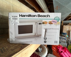 lot 320 image: Microwave (new)