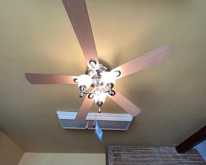 lot 149 image: Ceiling Fan