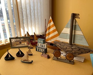 lot 111 image: Sailboat Decor