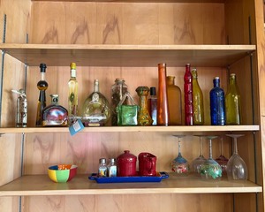 lot 113 image: Glass Decor