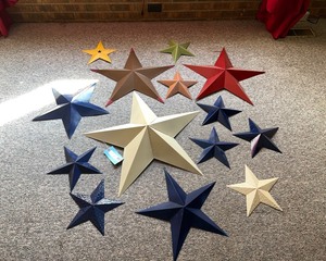 lot 115 image: Star Decor