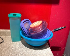 lot 268 image: Tupperware