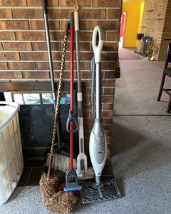 lot 281 image: Cleaning Tools