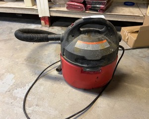 lot 332 image: Shop Vacuum