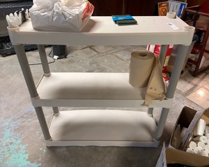 lot 318 image: Plastic Shelf