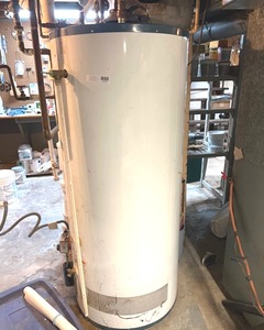 lot 328 image: Natural Gas Water Heater