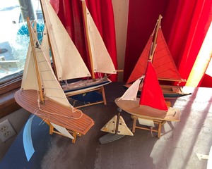 lot 182 image: Sailing Decor