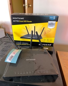 lot 135 image: WiFi Router