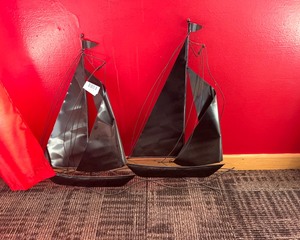 lot 255 image: Metal Boat Wall Hanging