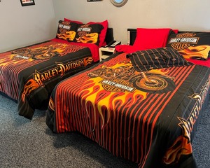 lot 19 image: #19 Harley Guest Room