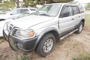 2002 Mitsubishi Montero