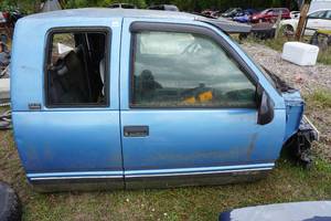 lot 19 image: 1988-1998 Chevrolet Truck Extended Cab