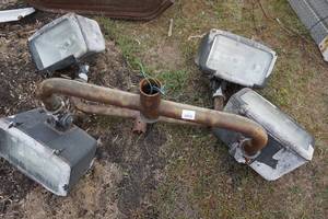 lot 24 image: Large Exterior Lights with Mounts