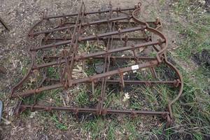 lot 42 image: Vintage John Deere Solid Tine Harrow Drag