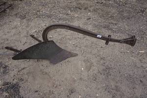 lot 49 image: Antique John Deere Walking Plow