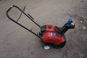 lot 132 image: Toro Power Clear 518ZE 18 Gas Snow Blower - NOT Running