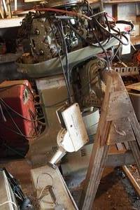 lot 146 image: Vintage Johnson 100 HP Outboard Motor