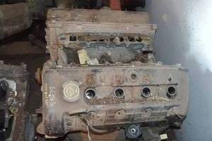 lot 152 image: Ford 4.6L Engine - Mid 90s Lincoln Mark VIII