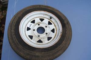 lot 179 image: Carlisle Trailer Tire and 5-Bolt Rim