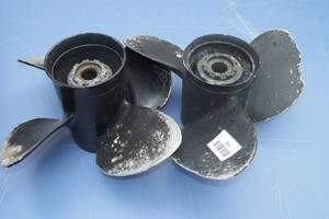 lot 273 image: Boat Motor Propellers