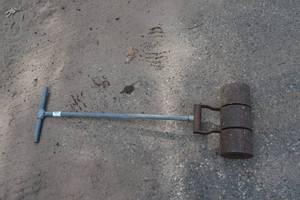 lot 32 image: Heavy Duty Steel Roller