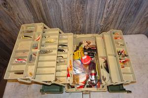lot 71 image: Plano 8606 Tackle Box with Tackle
