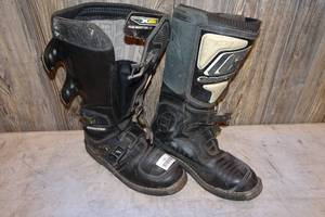 lot 103 image: Gaerne X2 Motocross Riding Boots - Mens 11