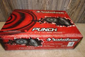 lot 90 image: NEW Rockford Fosgate FRC3369A 6 x 9 3-Way Car Speakers