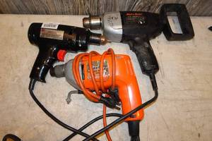 lot 108 image: Vintage Corded Drills - Black and Decker, Wen
