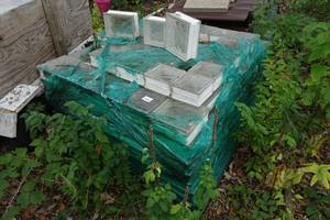 lot 187 image: Pallet of Glass Blocks - 3 Styles