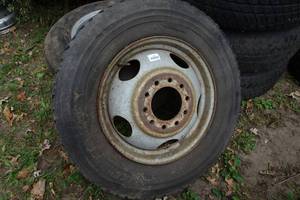lot 195 image: Dually Wheel with Bridgestone Tire - 22570R19.5