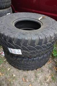 lot 204 image: Pro Comp Xtreme MT Tires  35x12.50R15LT