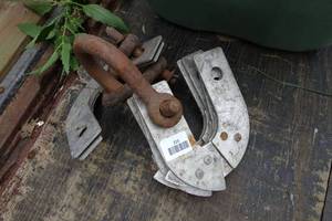 lot 213 image: Little Giant Ladder Extensions