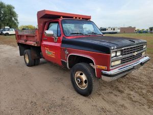 lot 1U image: 1988 GMC High Sierra 3500 Dump Truck - 454 ci