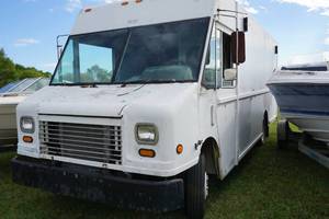 lot 1Q image: 2005 Freightliner Box Truck