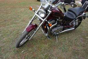 lot 1F image: 1999 Suzuki Intruder 800 Motorcycle with Cover