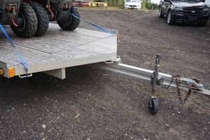 lot 1Y image: 2004 Floe Tandem Axle 14 Snowmobile Trailer - 3 Place