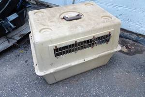 lot 62 image: Vari Kennel Dog CrateKennel