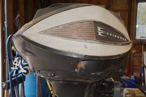 lot 22K image: 1962 Evinrude 75HP Outboard - Electric Shift