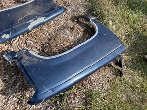 lot 20 image: 1988-1998 Chevrolet Truck Hood and Fenders