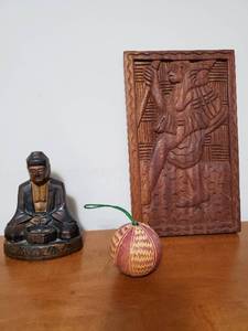 lot 112 image: Set of Dcor
