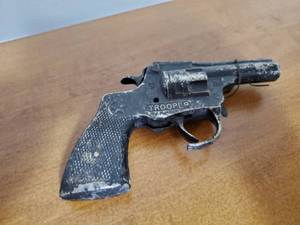 lot 113 image: Old Trooper Toy Gun