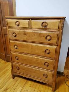 lot 115 image: Vintage Wooden Six Drawer Dresser