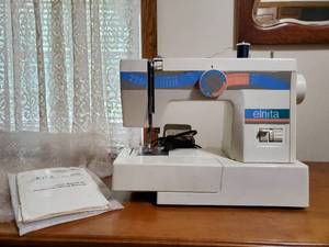 lot 118 image: Elnita 225i Sewing Machine