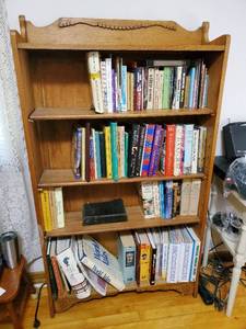 lot 121 image: Wooden Bookshelf