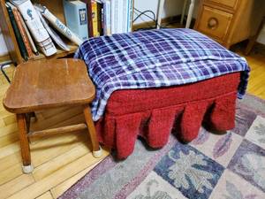 lot 128 image: Vintage Stool and Ottoman