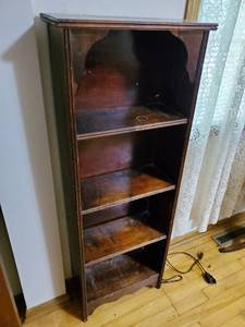 lot 132 image: Vintage Bookshelf