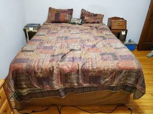 lot 134 image: Collection of Bedding Items