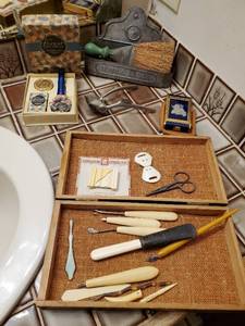 lot 135 image: Collection of Vintage and Antique Toiletries